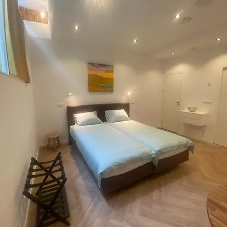 Goodnight Lovely In Centre-private-quiet-luxurious