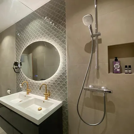 Goodnight Lovely In Centre-private-quiet-luxurious