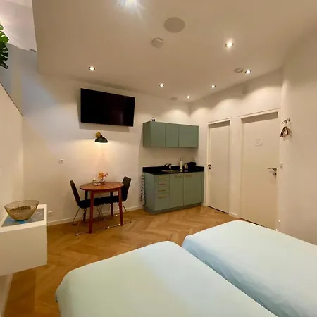 Goodnight Lovely In Centre-private-quiet-luxurious