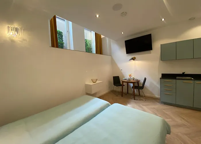 Bed & Breakfast Goodnight Lovely In Centre-private-quiet-luxurious 4*