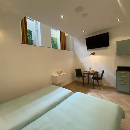 Nocleg ze śniadaniem Goodnight Lovely In Centre-private-quiet-luxurious 4*